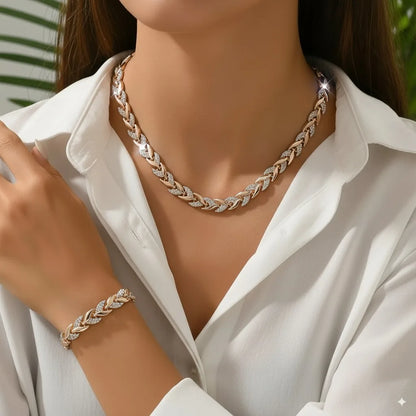 Conjunto de colar e pulseira em formato de folha